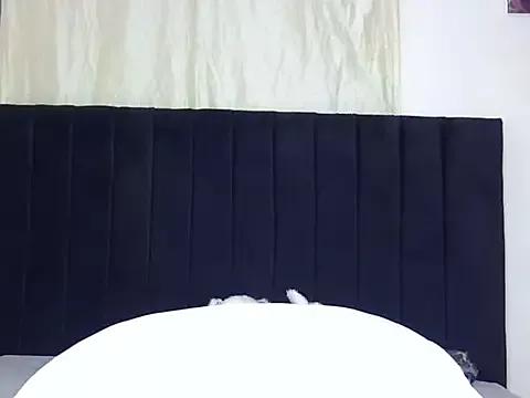 P_Nicole from StripChat is Freechat