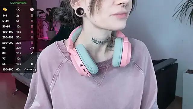 pale_skin from StripChat is Freechat