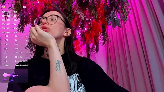 Try our streaming cams variety and talk on a personal level with our adorable girls streamers, showing off their bountiful shapes and dildos.