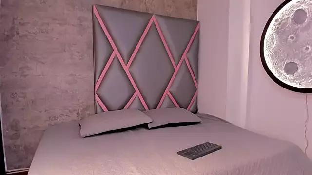 Try our streaming cams variety and talk on a personal level with our adorable girls streamers, showing off their bountiful shapes and dildos.