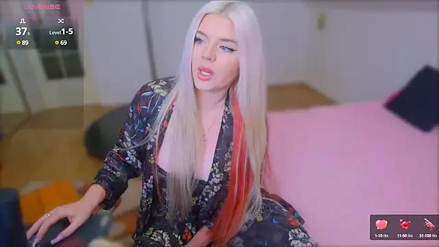 ParadiseRose from StripChat