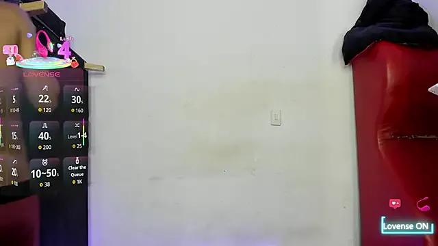 Try our streaming cams variety and talk on a personal level with our adorable girls streamers, showing off their bountiful shapes and dildos.
