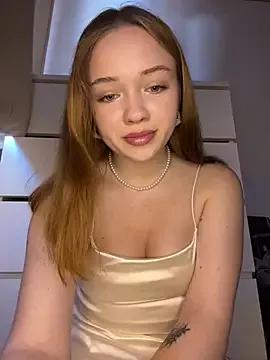 Paris_Woman from StripChat is Freechat