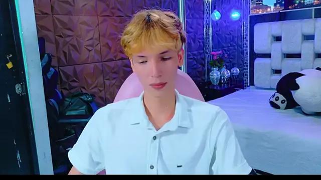 Try our streaming cams variety and talk on a personal level with our adorable girls streamers, showing off their bountiful shapes and dildos.