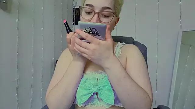 Try our streaming cams variety and talk on a personal level with our adorable girls streamers, showing off their bountiful shapes and dildos.