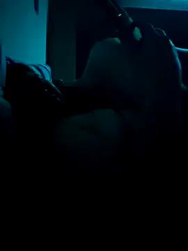 Passioncurvy_Melli from StripChat is Freechat