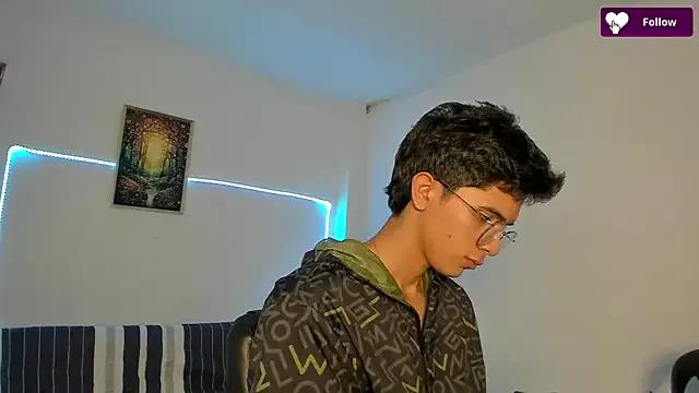 patrick_deluxe from StripChat is Freechat