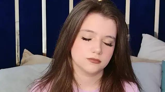 Pauline_Heaven from StripChat is Freechat