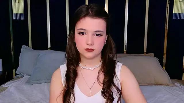Pauline_Heaven from StripChat is Freechat