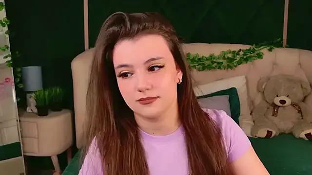 Pauline_Heaven from StripChat is Freechat