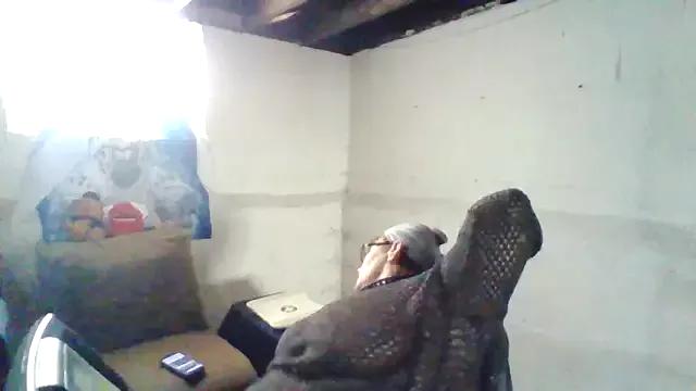 PeaceOrdinaryFreakDDD from StripChat is Freechat