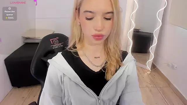 Try our streaming cams variety and talk on a personal level with our adorable girls streamers, showing off their bountiful shapes and dildos.
