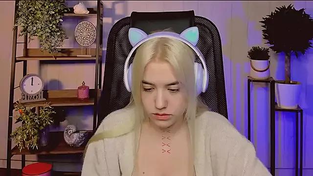 Try our streaming cams variety and talk on a personal level with our adorable girls streamers, showing off their bountiful shapes and dildos.