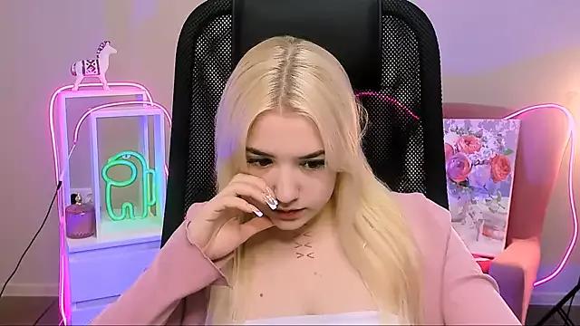 Try our streaming cams variety and talk on a personal level with our adorable girls streamers, showing off their bountiful shapes and dildos.