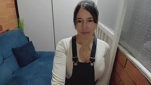 Penelope47 from StripChat