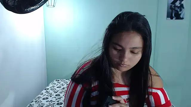 penelope_gucci1 from StripChat