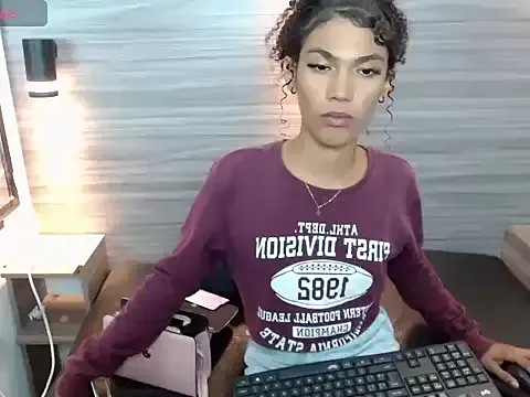 Penelopee_Rouse from StripChat is Freechat