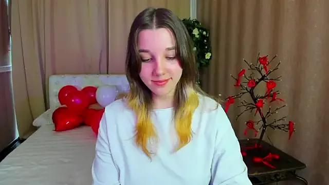PenelopeOneGrey from StripChat
