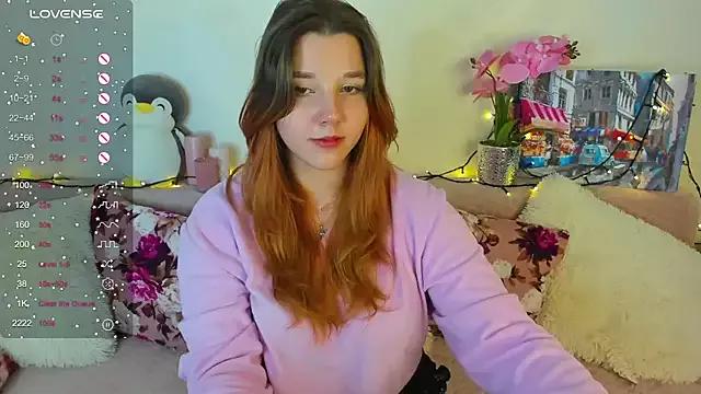 PenelopeOneGrey from StripChat
