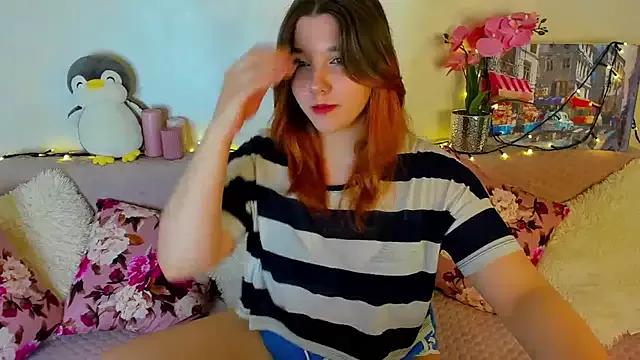 PenelopeOneGrey from StripChat