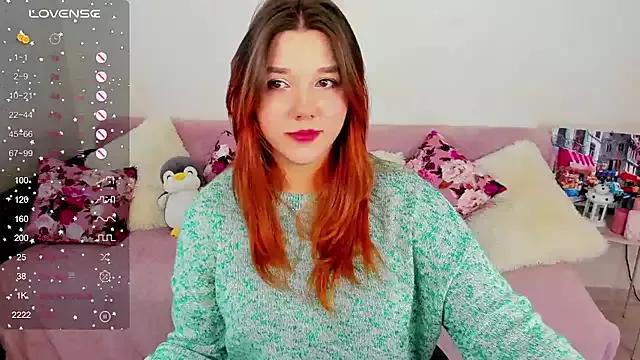 PenelopeOneGrey from StripChat