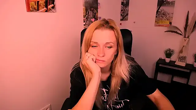 PeppyMia on StripChat 