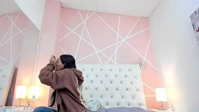 Perla_Giraldo from StripChat is Freechat