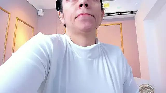 PerlaPreciosa from StripChat is Freechat