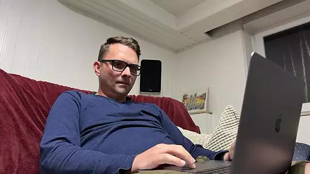 Perry_devot from StripChat
