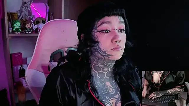 Try our streaming cams variety and talk on a personal level with our adorable girls streamers, showing off their bountiful shapes and dildos.