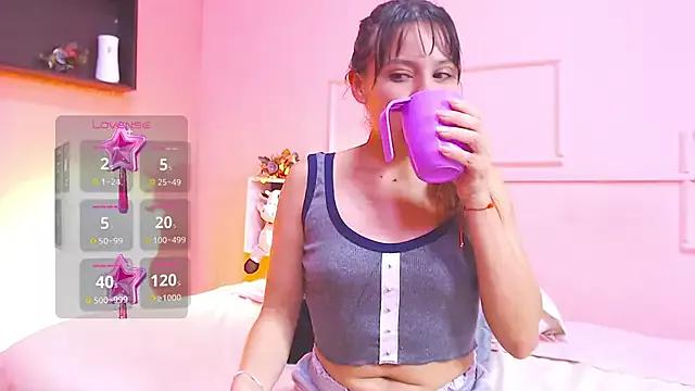 Petite_Hairy from StripChat is Freechat
