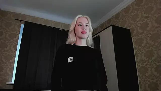 petite_mermaid from StripChat is Freechat