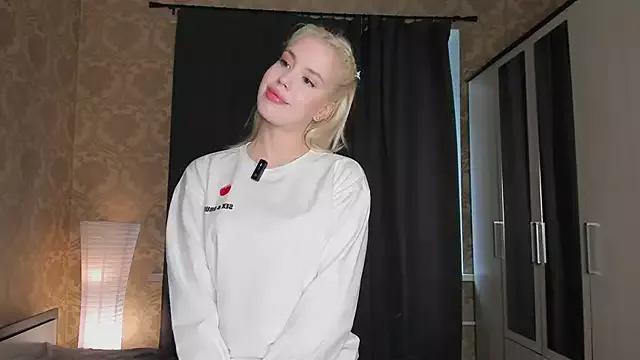Petite_mermaid from StripChat