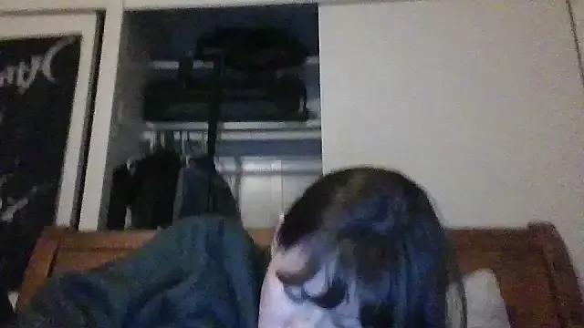 Petitedoll29 from StripChat