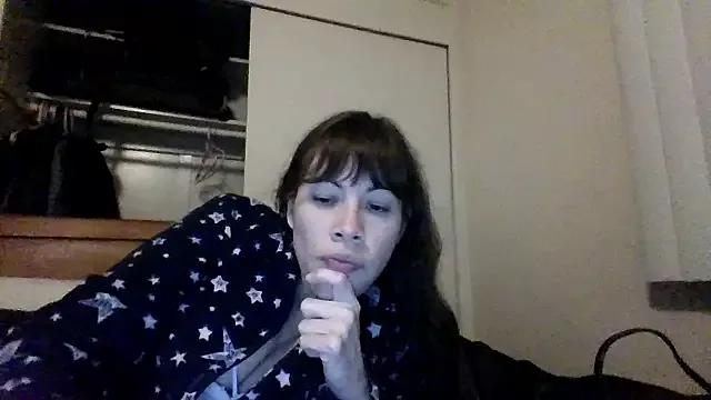 Petitedoll29 from StripChat