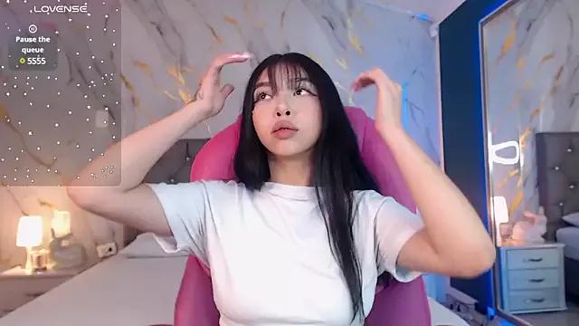 pettit_courtny from StripChat