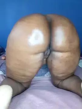 phatassqueen from StripChat is Freechat