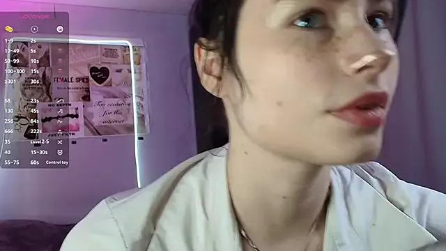 PieraMarch from StripChat is Freechat