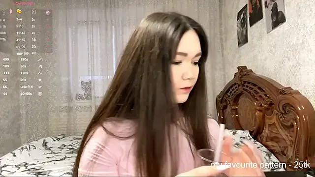 Pikmigirl18 from StripChat is Freechat