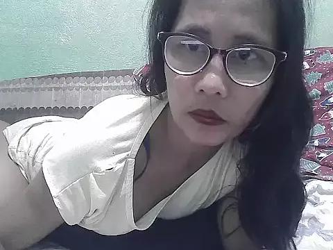 Pinay-skinnyMomm12 from StripChat is Freechat