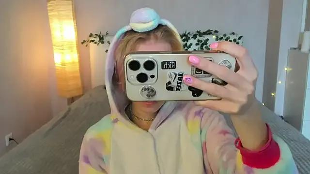 Try our streaming cams variety and talk on a personal level with our adorable girls streamers, showing off their bountiful shapes and dildos.