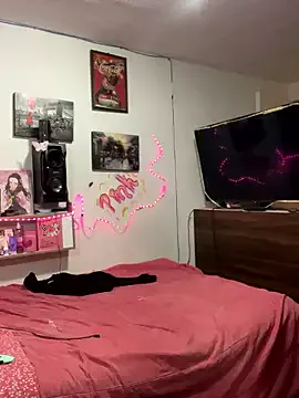 pinklajokr from StripChat is Freechat