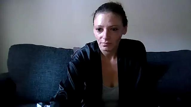 PixiePeachUK from StripChat