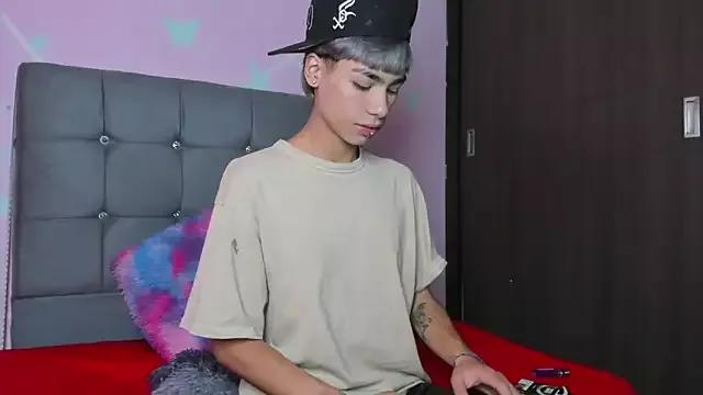 Try our streaming cams variety and talk on a personal level with our adorable girls streamers, showing off their bountiful shapes and dildos.