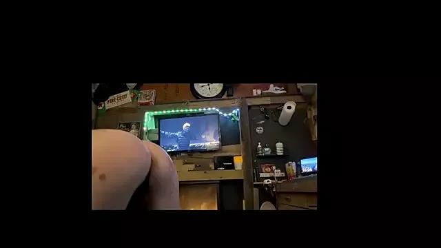 Polaroid_White from StripChat is Freechat