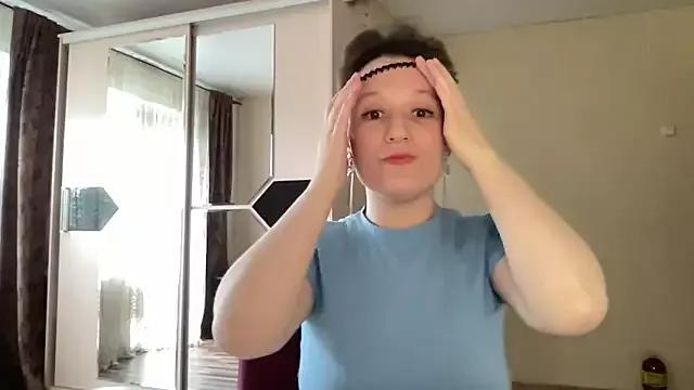 Polinari from StripChat is Freechat