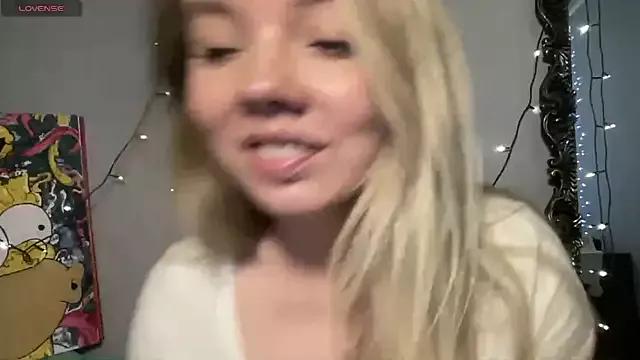 PolinaXXXJones from StripChat