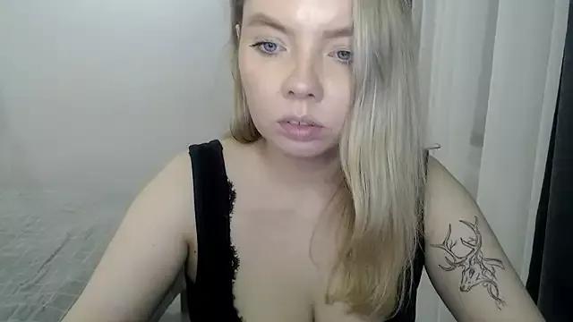 PolinaXXXJones from StripChat