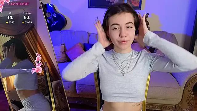 polly_aa from StripChat is Freechat