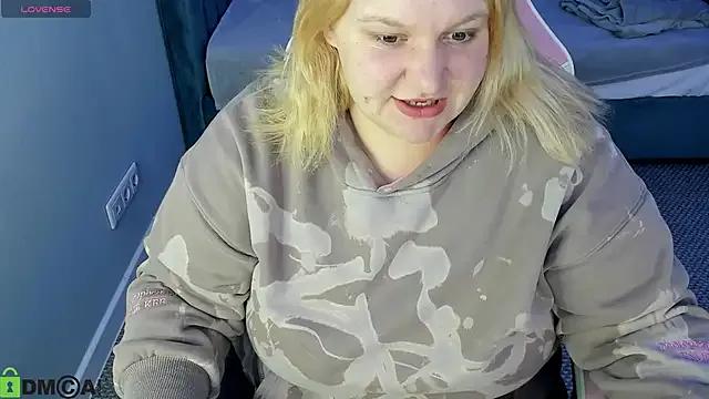 polly_greartt from StripChat is Freechat